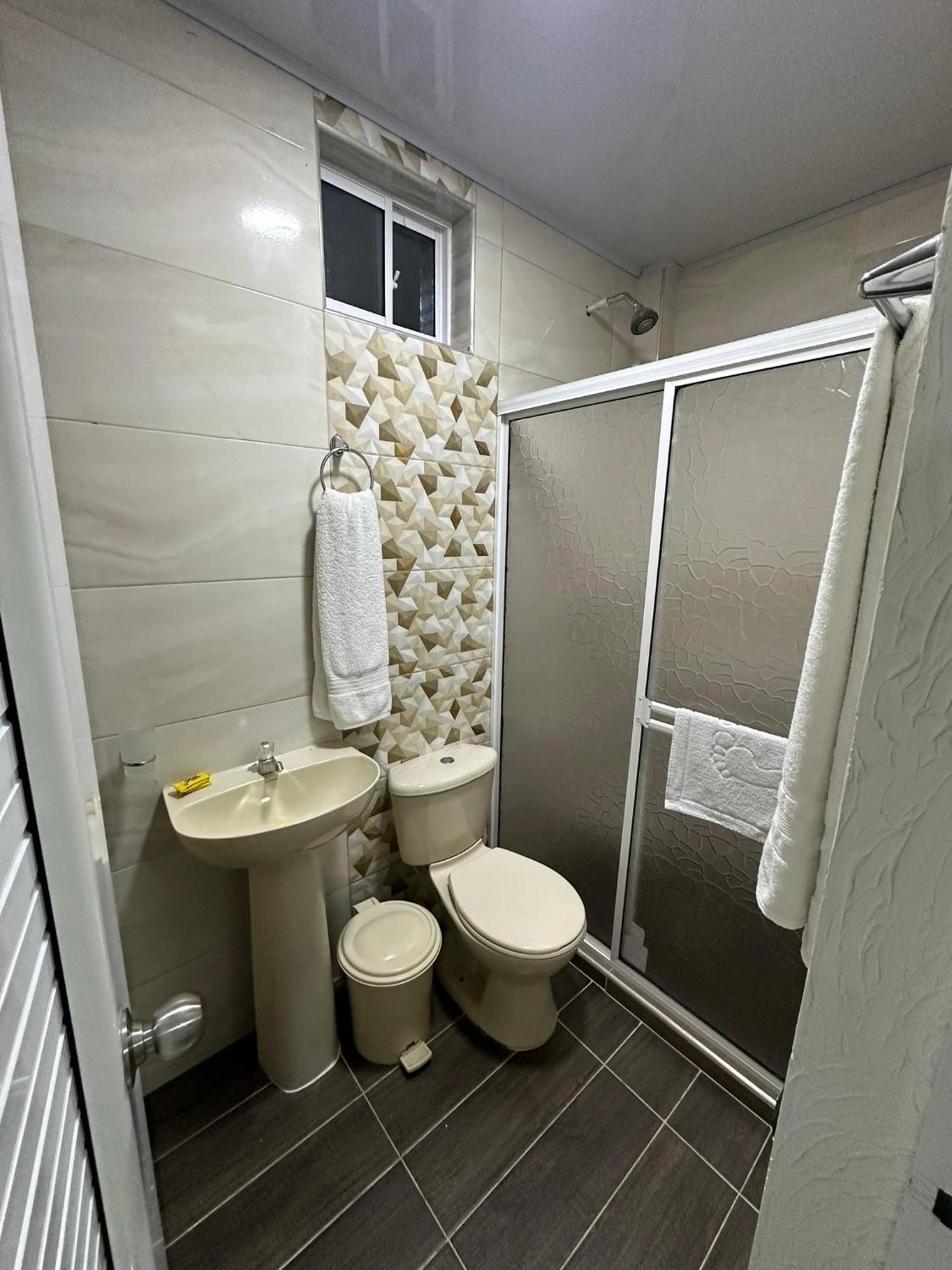 Rocky Point Posada Three Cay Suites מראה חיצוני תמונה