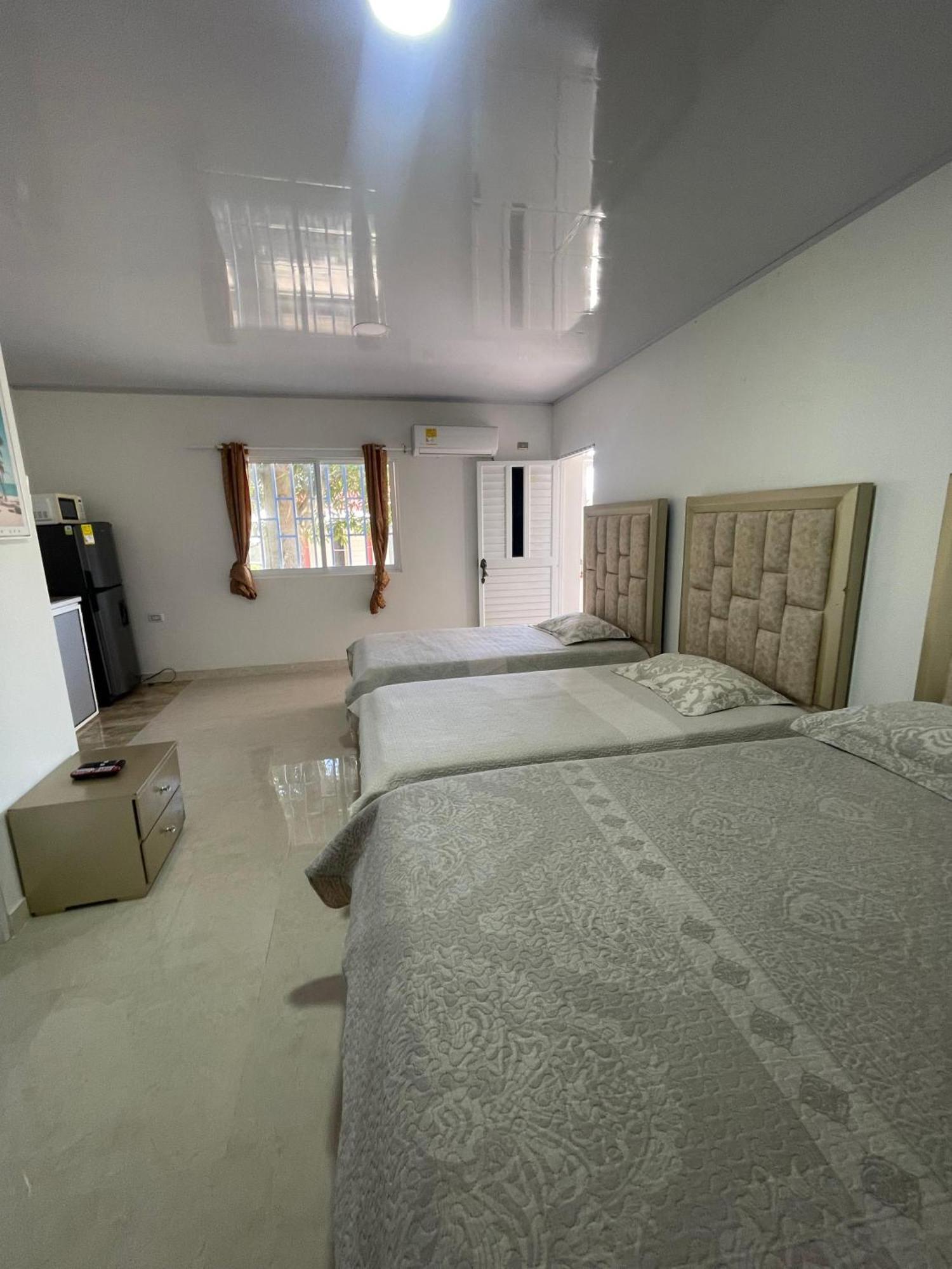 Rocky Point Posada Three Cay Suites מראה חיצוני תמונה